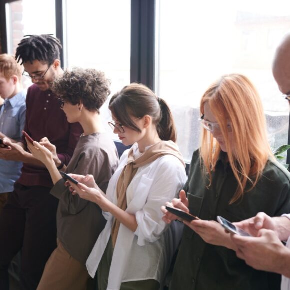 Czy Twój telefon może wywołać problemy z zatokami?